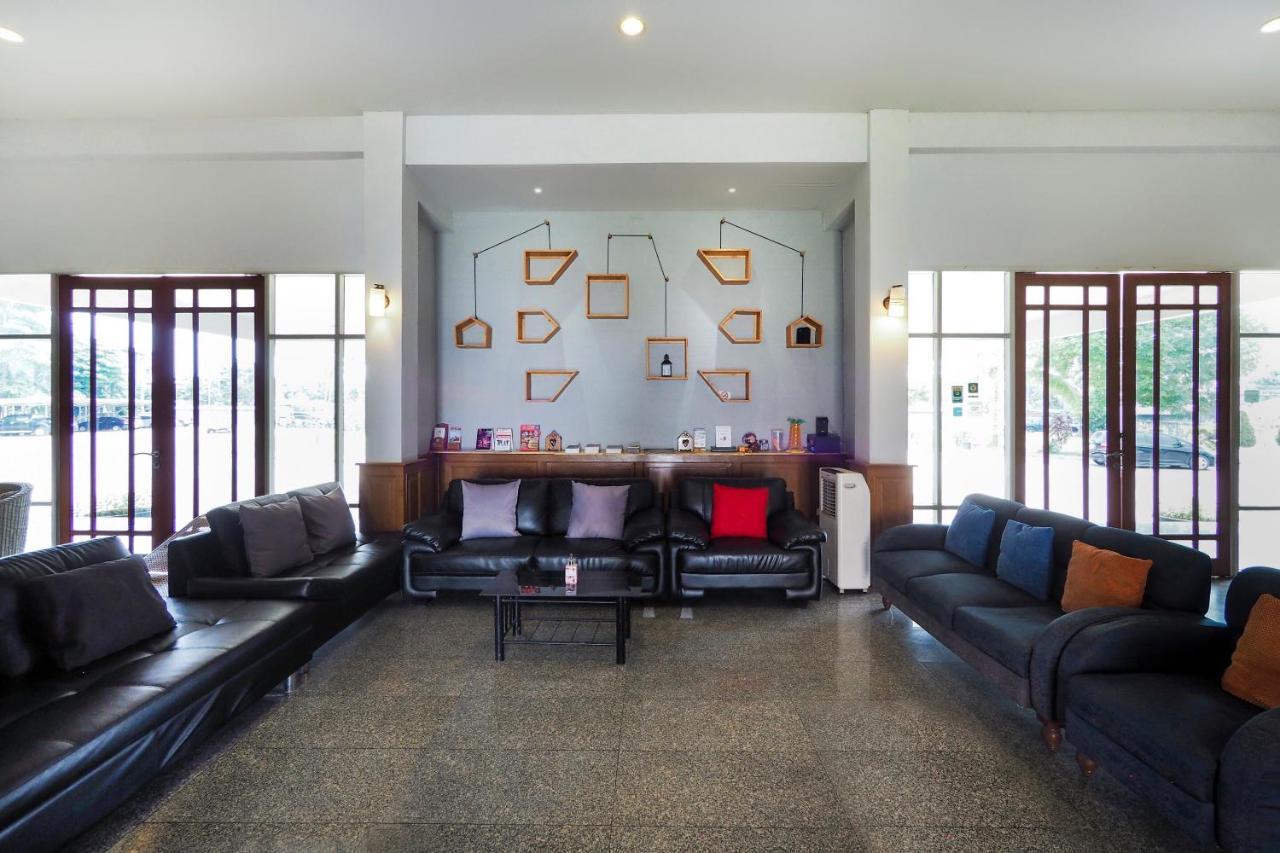 Oyo 859 Golden Land Hotel تْشينيغْرايْ المظهر الخارجي الصورة