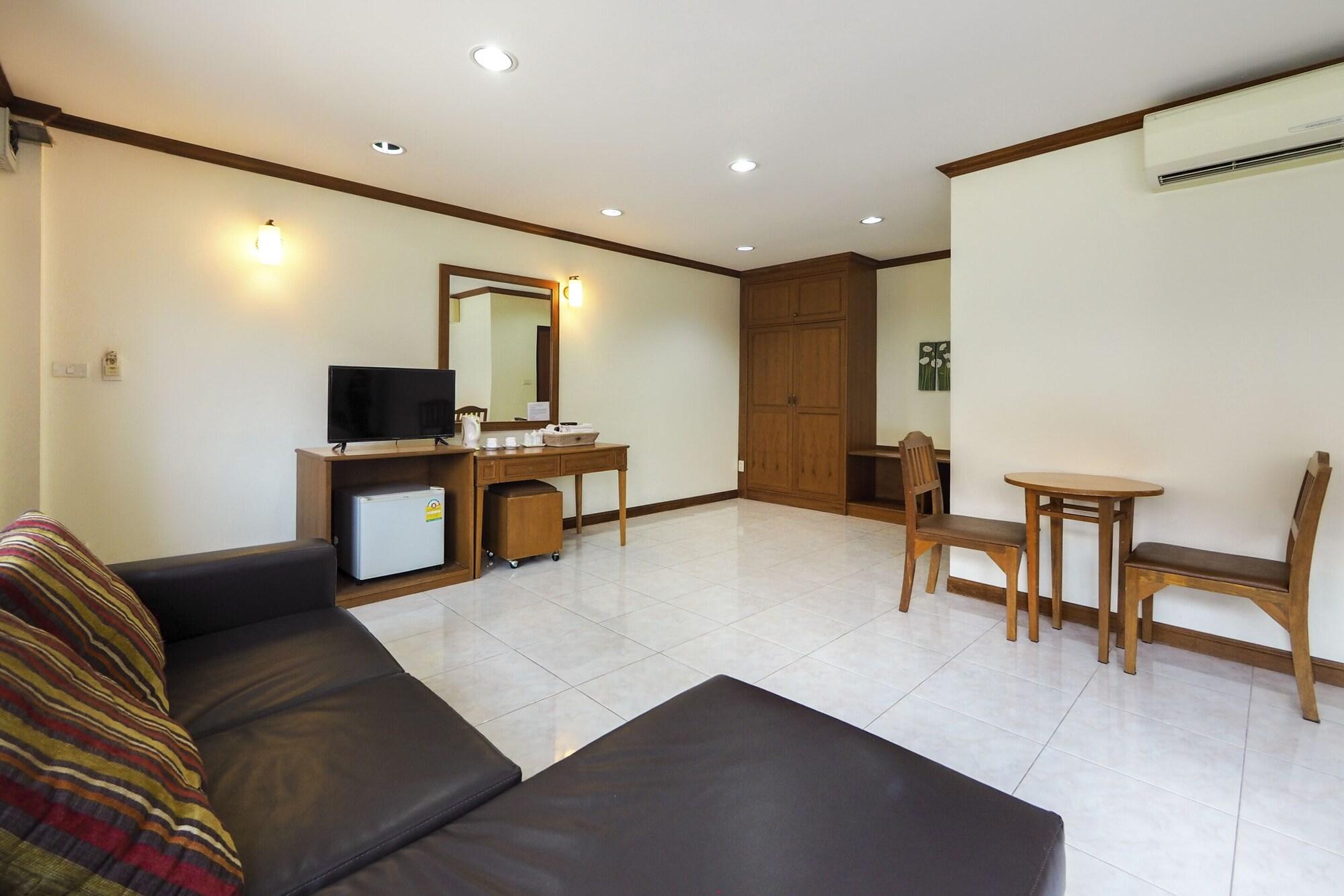 Oyo 859 Golden Land Hotel تْشينيغْرايْ المظهر الخارجي الصورة