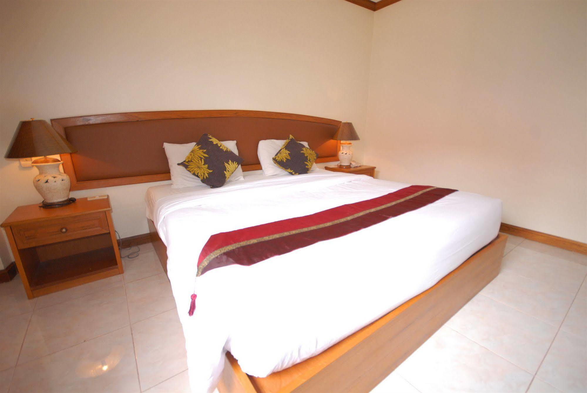 Oyo 859 Golden Land Hotel تْشينيغْرايْ المظهر الخارجي الصورة